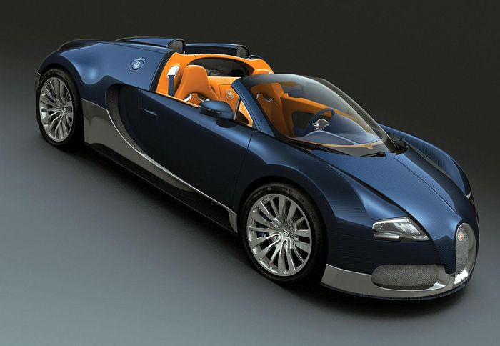 Η μπλε – ασημί Grand Sport τιμάται 1,74 εκ. ευρώ.